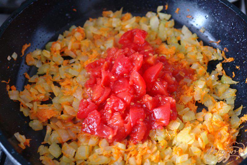 Фото приготовление рецепта: Спагетти с соусом из чечевицы шаг №4