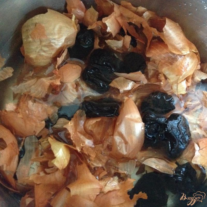 Фото приготовление рецепта: Скумбрия, маринованная в черносливе шаг №4