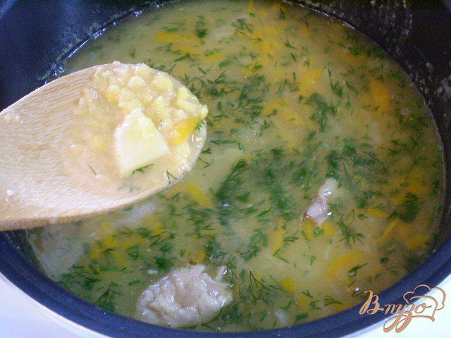 Фото приготовление рецепта: Суп гороховый с белыми сухариками шаг №6