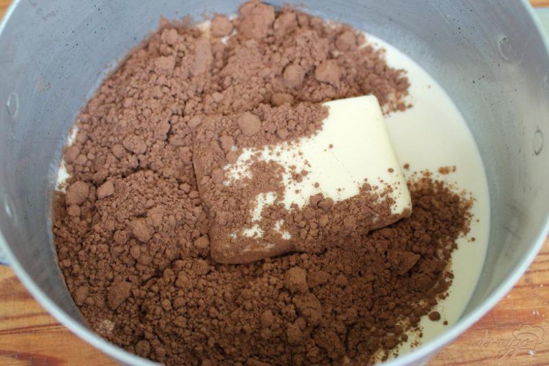 Фото приготовление рецепта: Шоколадные конфеты с мелиссой шаг №2