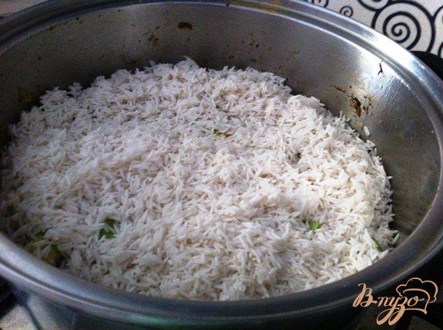 Фото приготовление рецепта: Рис с овощами шаг №5