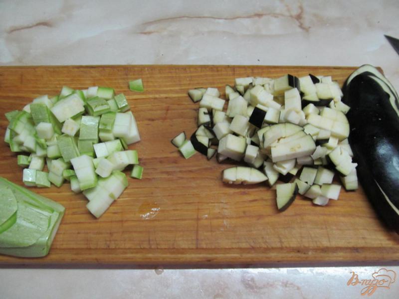 Фото приготовление рецепта: Фаршированный перец овощами шаг №2