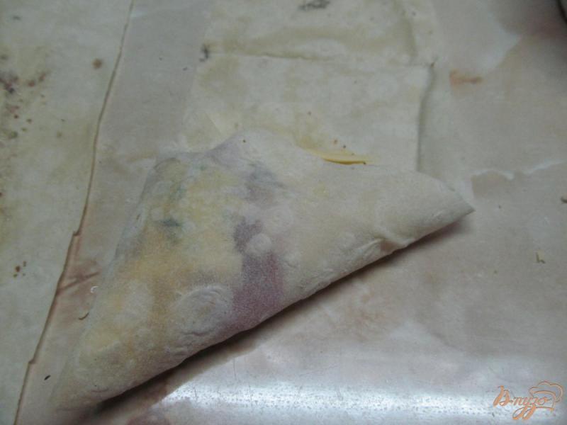 Фото приготовление рецепта: Треугольные пирожки из лаваша шаг №5
