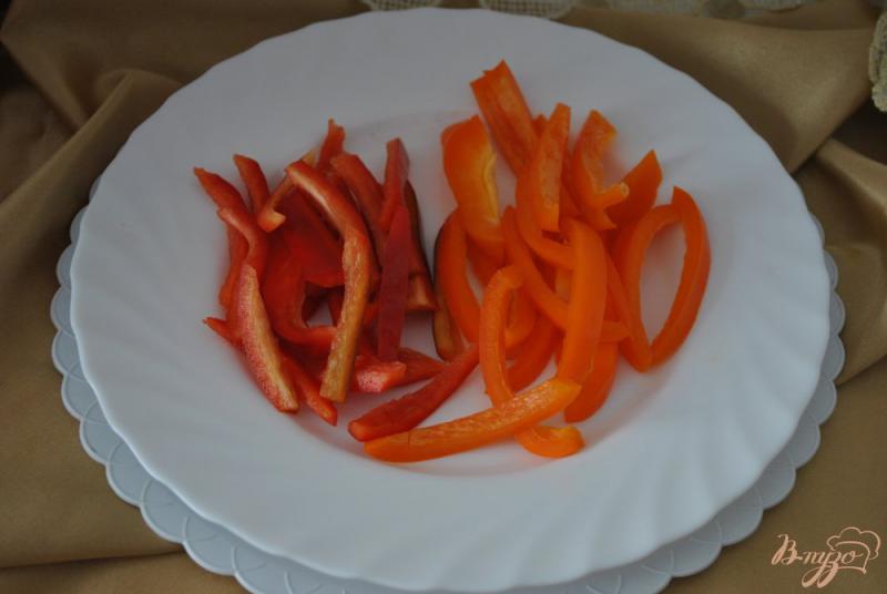 Фото приготовление рецепта: Спагетти с овощами и сливочным соусом шаг №3