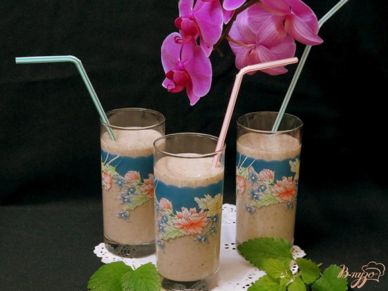 Фото приготовление рецепта: Молочно - творожный коктейль с клубникой шаг №6