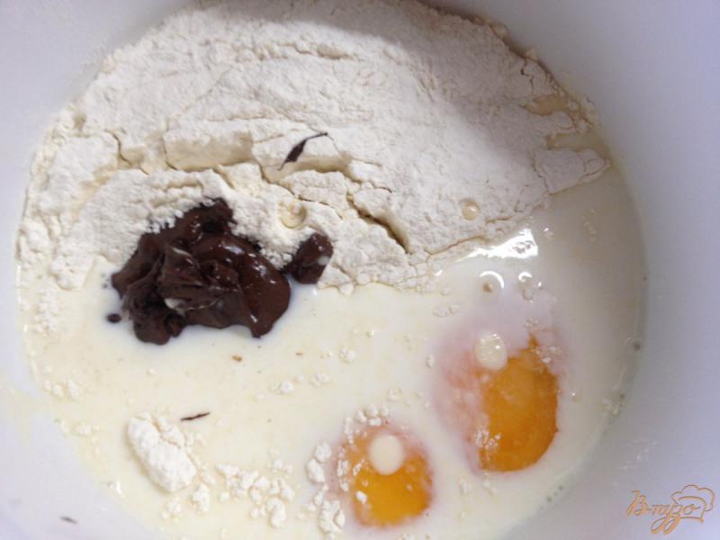 Фото приготовление рецепта: Шоколадные блины на йогурте шаг №3