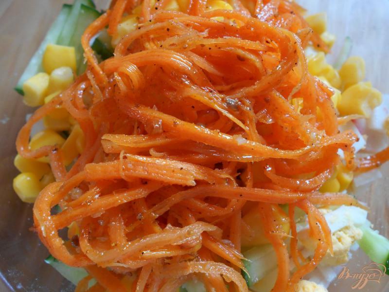 Фото приготовление рецепта: Салат с крабовыми палочками и морковью по-корейски шаг №3