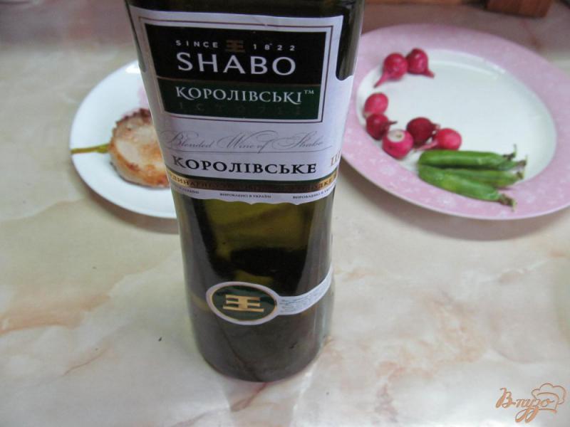 Фото приготовление рецепта: Свинина тушенная в вине с овощами шаг №6