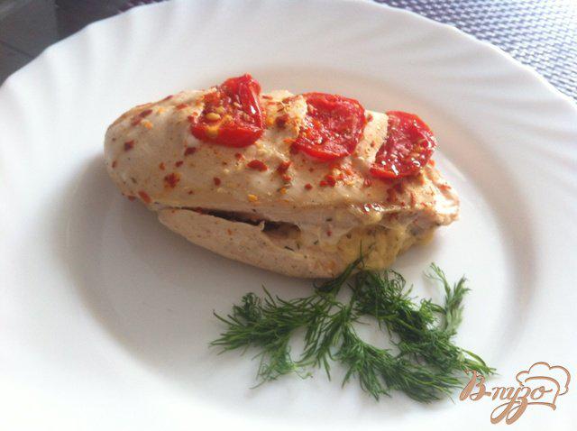 Фото приготовление рецепта: Куриное филе  с помидорами черри и сыром шаг №10