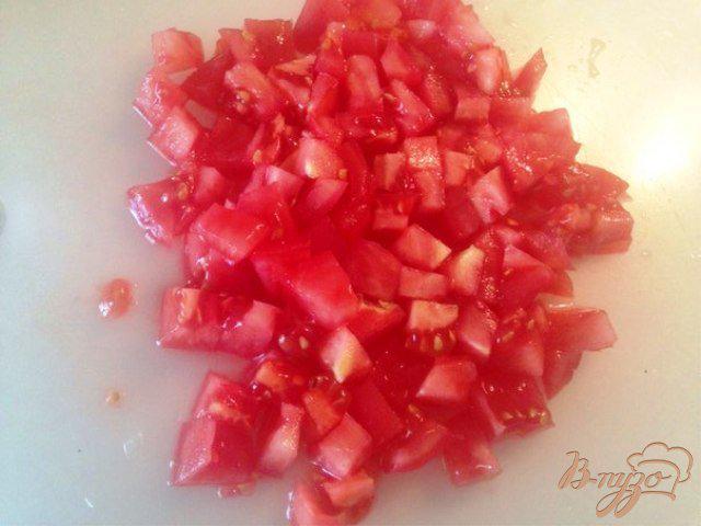 Фото приготовление рецепта: Слоеный салат с помидорами шаг №1