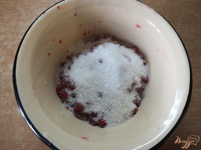 Фото приготовление рецепта: Варенье вишнево-смородиновое с кардамоном шаг №2