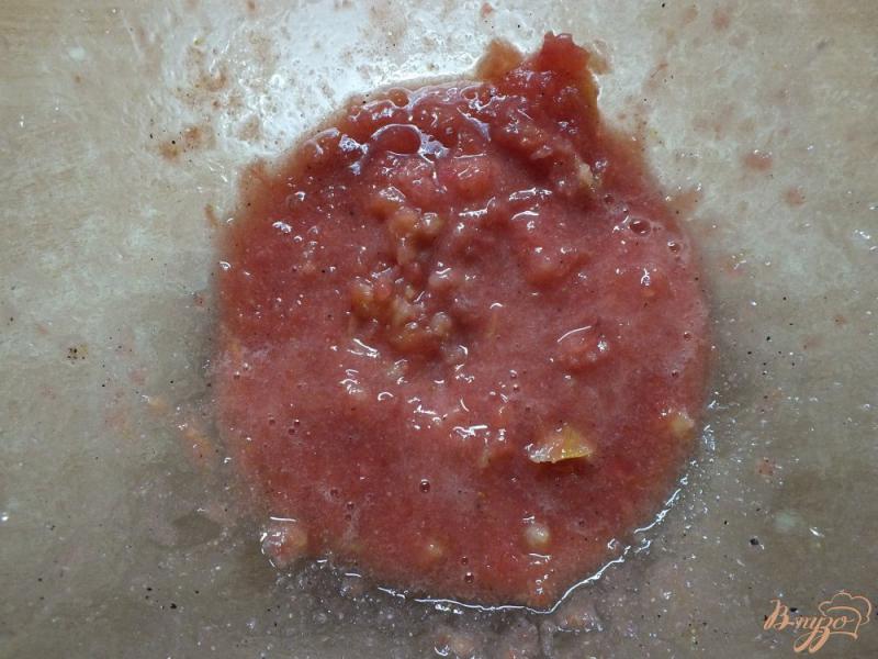 Фото приготовление рецепта: Горячий томатный суп шаг №6