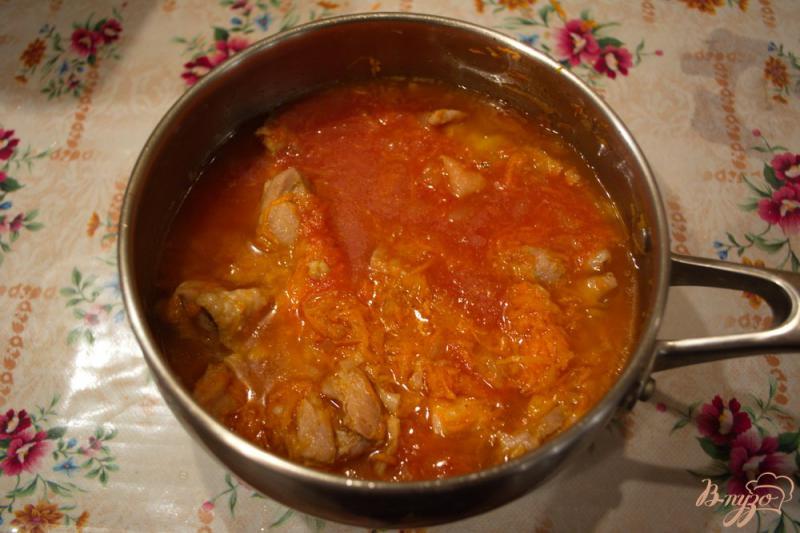Фото приготовление рецепта: Мясная куриная подливка с томатным соком шаг №5