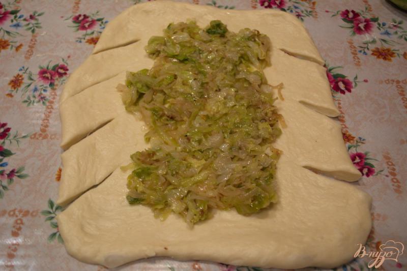Фото приготовление рецепта: Дрожжевой капустный пирог- косичка шаг №5