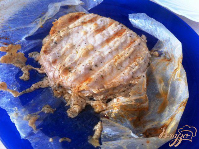 Фото приготовление рецепта: Свинина гриль  в кефирном маринаде шаг №7