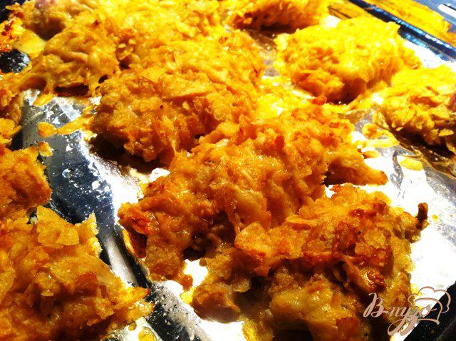 Фото приготовление рецепта: Куриное филе в сырно-чипсовой панириовке шаг №11