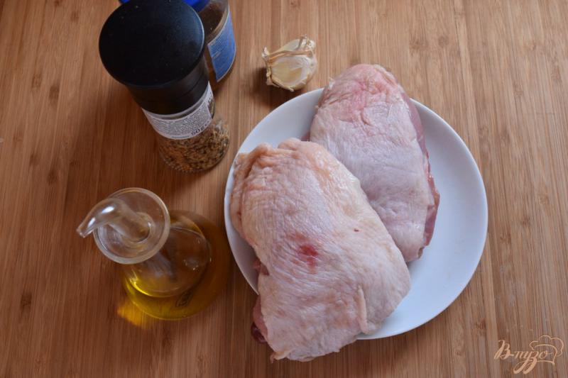 Фото приготовление рецепта: Куриные бедра в горчично-чесночном маринаде шаг №1
