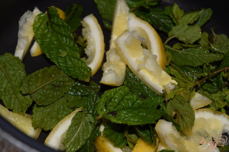 Фото приготовление рецепта: Лимонад с мятой шаг №3