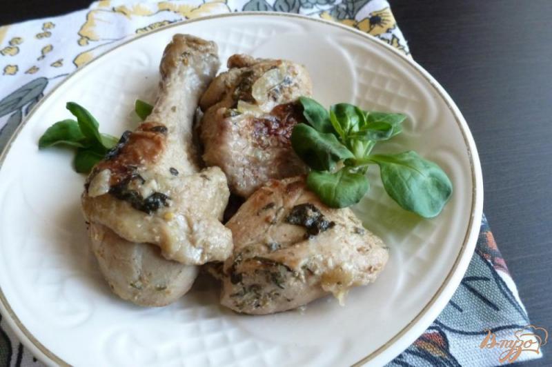Фото приготовление рецепта: Курица с базиликом шаг №5