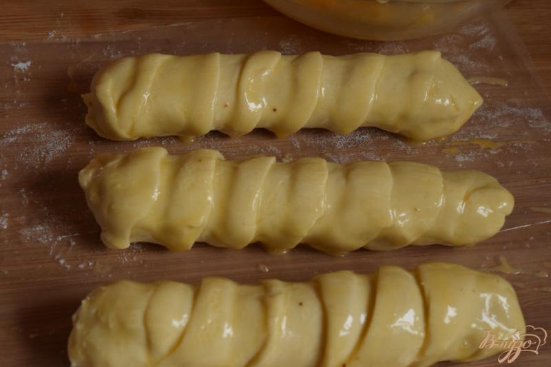 Фото приготовление рецепта: Сосиски в слоеном тесте шаг №3