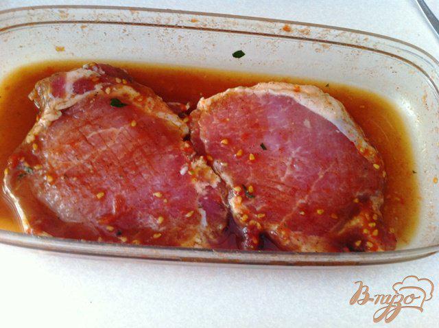 Фото приготовление рецепта: Свинина  гриль в томатном маринаде шаг №5