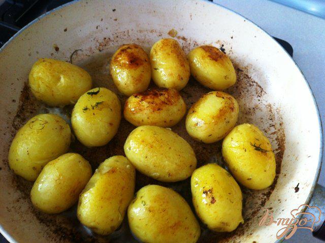 Фото приготовление рецепта: Молодой картофель на гарнир шаг №5