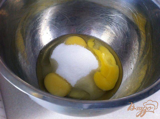 Фото приготовление рецепта: Запеканка двойная с фруктовым соусом шаг №1