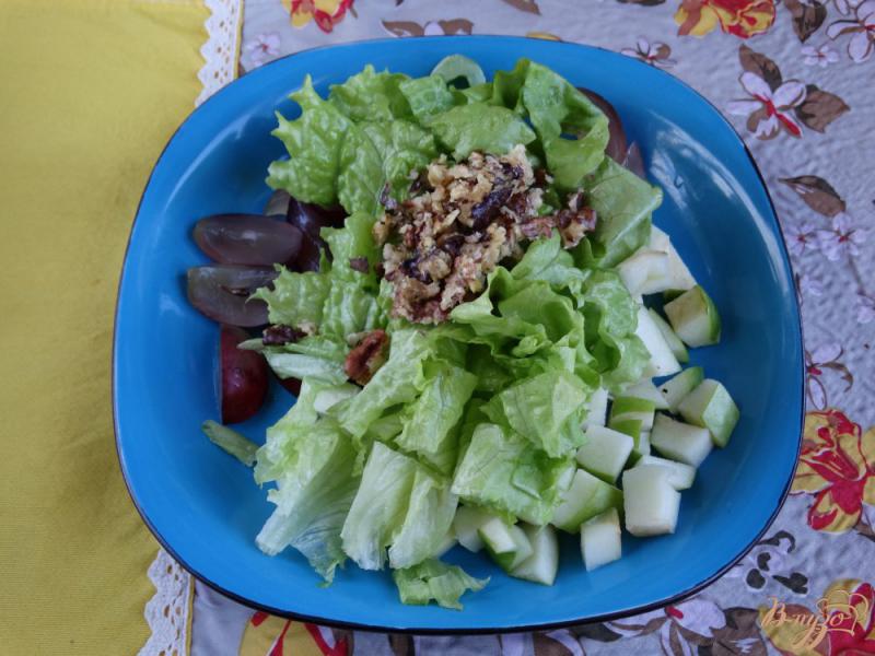 Фото приготовление рецепта: Вальдорфский салат шаг №4