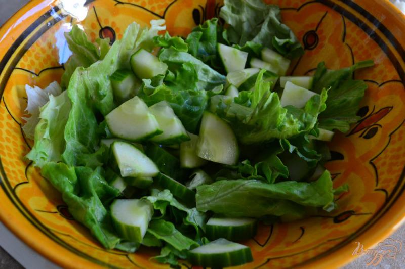 Фото приготовление рецепта: Овощной салат с кукурузой шаг №2