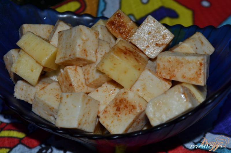Фото приготовление рецепта: Сыр в остро-медовом маринаде шаг №5