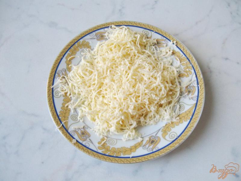 Фото приготовление рецепта: Яичница с сыром запеченная в духовке шаг №4