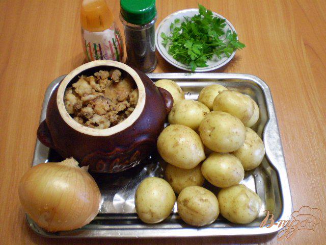 Фото приготовление рецепта: Молодой картофель по-украински шаг №1