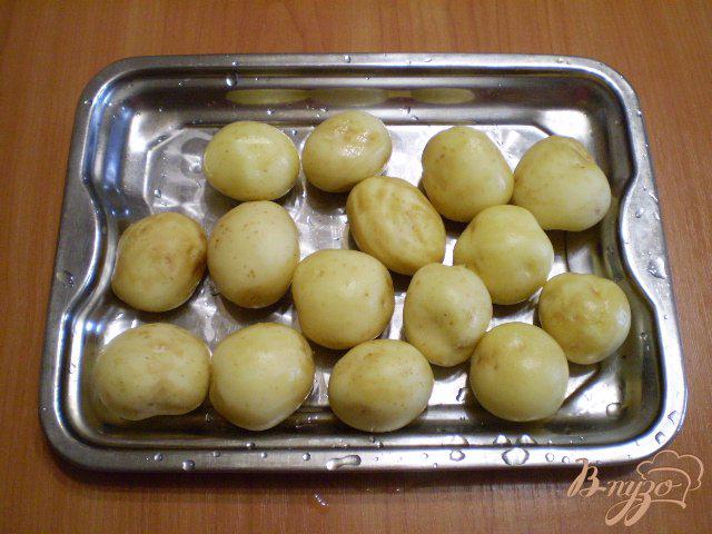 Фото приготовление рецепта: Молодой картофель по-украински шаг №2