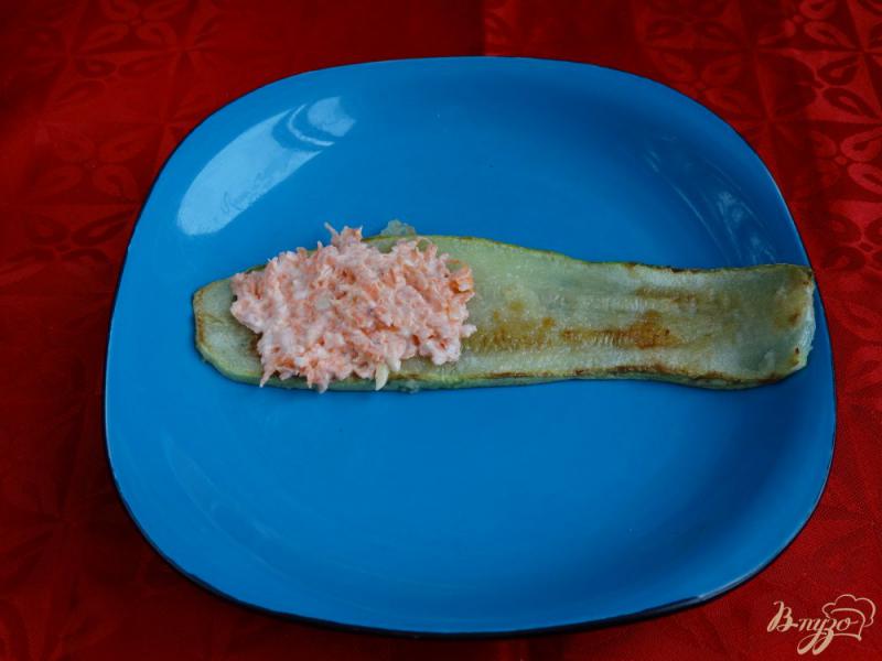 Фото приготовление рецепта: Закуска из кабачков моркови и манго шаг №10