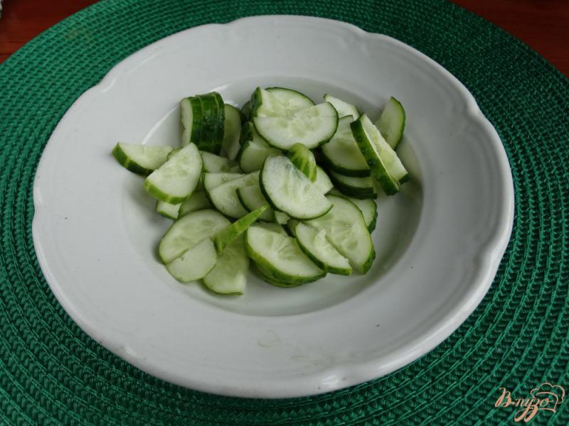 Фото приготовление рецепта: Зеленый салат с овощами и авокадо шаг №1