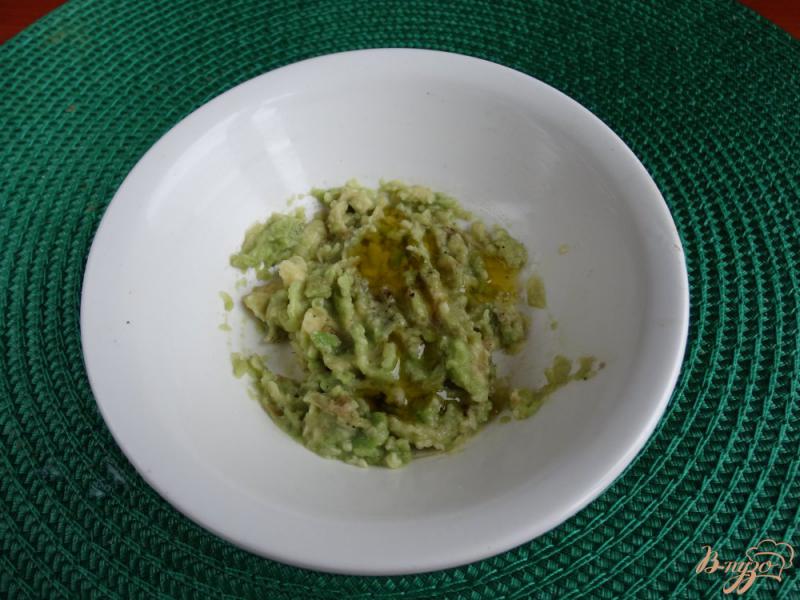 Фото приготовление рецепта: Салат с авокадо и рисом шаг №7