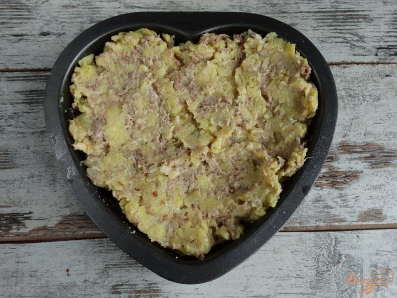 Фото приготовление рецепта: Картофельная запеканка с мясом и сыром шаг №7