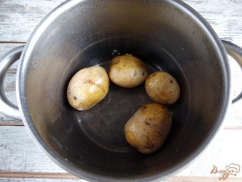 Фото приготовление рецепта: Картофельная запеканка с мясом и сыром шаг №1