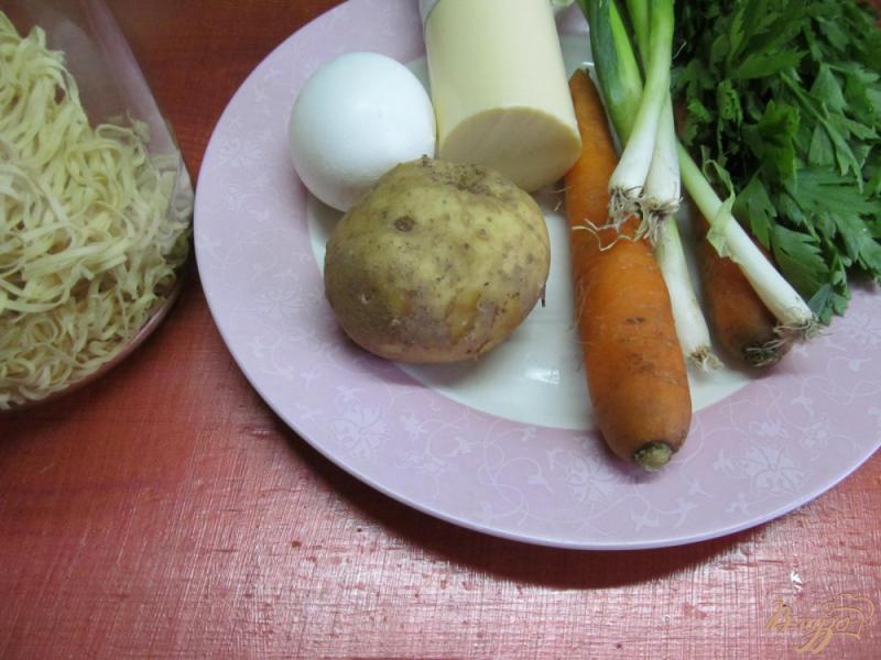 Фото приготовление рецепта: Суп карри с яичной лапшой шаг №1