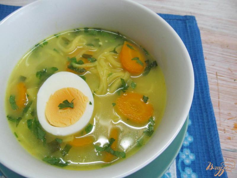 Фото приготовление рецепта: Суп карри с яичной лапшой шаг №6