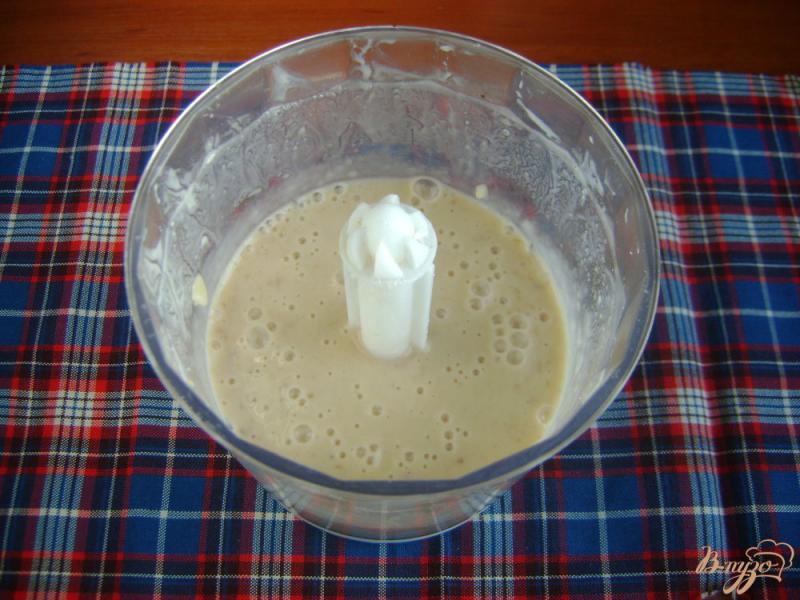 Фото приготовление рецепта: Бананово-йогуртовый десерт шаг №4