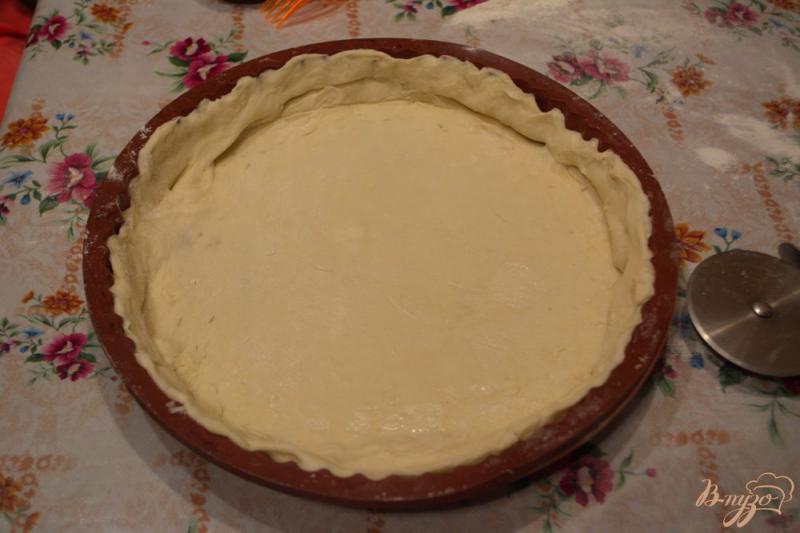 Фото приготовление рецепта: Дрожжевой пирог с курицей и рисом шаг №5