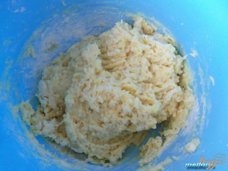 Фото приготовление рецепта: Картофельные котлеты с сыром шаг №2