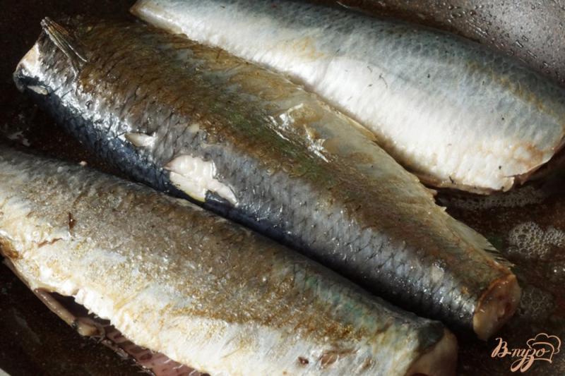 Фото приготовление рецепта: Консервы из рыбы в томате шаг №5