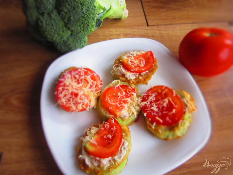 Фото приготовление рецепта: Закуска из кабачков с помидорами шаг №7