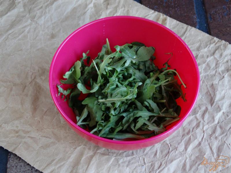 Фото приготовление рецепта: Корзинки из лаваша с зеленым салатом шаг №6
