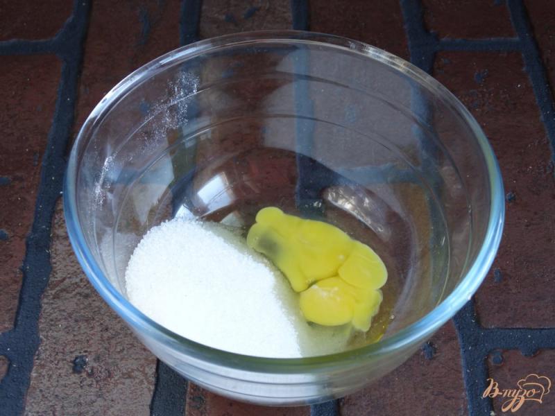 Фото приготовление рецепта: Клубничный сухарник шаг №2