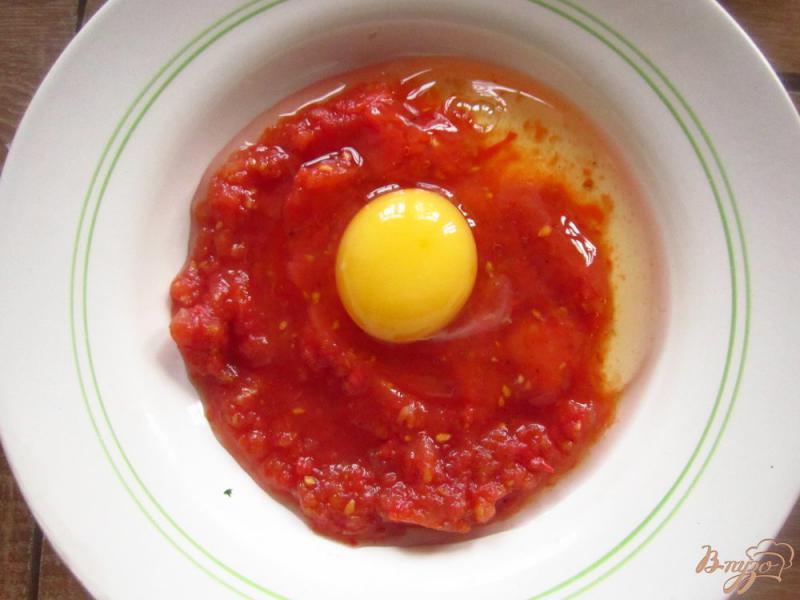 Фото приготовление рецепта: Курица запеченная с овощами в томатном соусе шаг №4