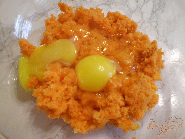 Фото приготовление рецепта: Сладкая запеканка из моркови с корицей шаг №3