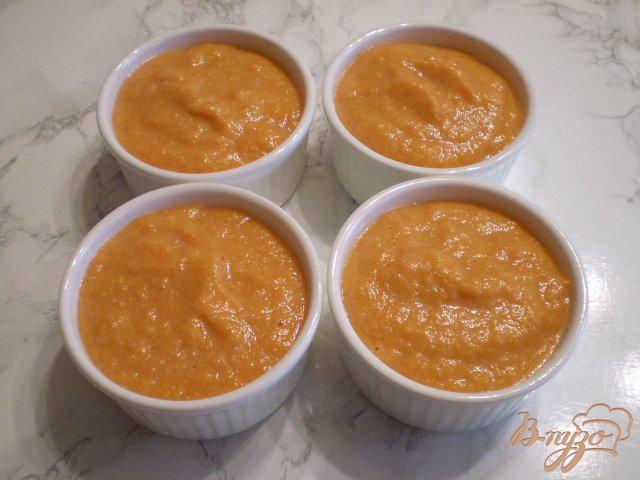 Фото приготовление рецепта: Сладкая запеканка из моркови с корицей шаг №7